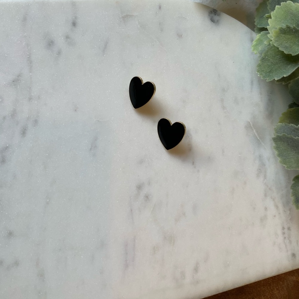 The Monroe - Black Stud Heart Earrings - Picture 4 of 6